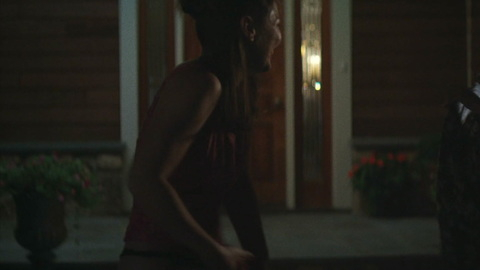 Pic: Madelyn Cline in What Breaks the Ice