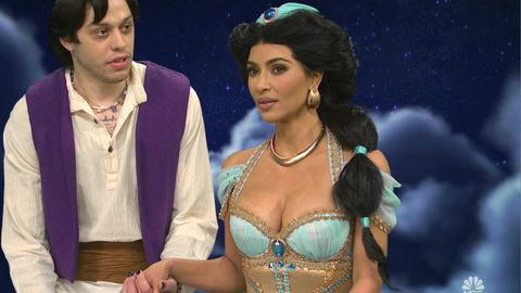 Pic: Kim Kardashian in Saturday Night Live