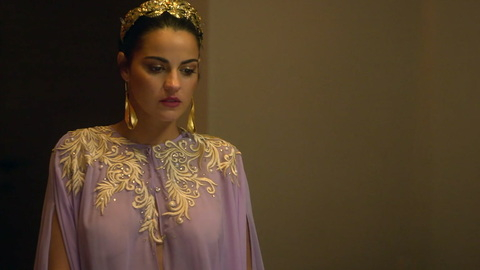 Pic: Maite Perroni in El Juego de las Llaves
