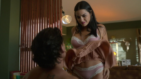 Pic: Maite Perroni in El Juego de las Llaves