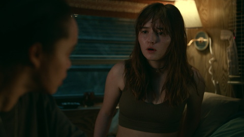 Pic: Kaitlyn Dever in Dopesick (2021)