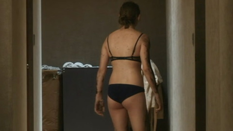 Pic: Garance Marillier in Warning (2021)