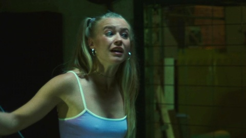 Pic: Jeanne Goursaud in Para - We Are King