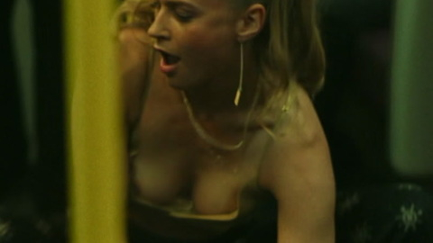 Pic: Jeanne Goursaud in Para - We Are King