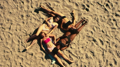 Pic: Jeanne Goursaud in Para - We Are King (2021-2023)