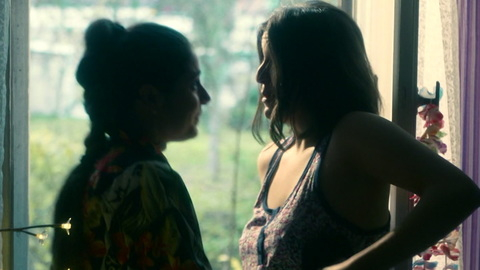 Pic: Roxana Samadi in Para - We Are King