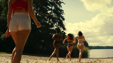 Pic: Roxana Samadi in Para - We Are King