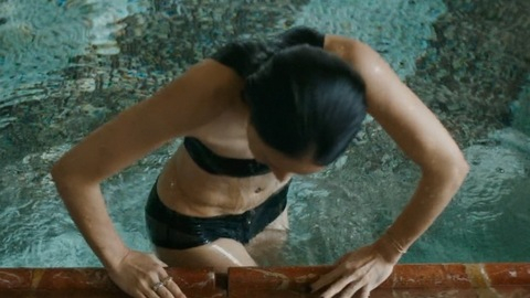 Pic: Aviis Zhong in Dead & Beautiful