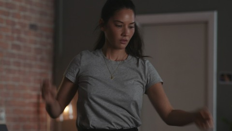 Pic: Olivia Munn in Violet (2021)