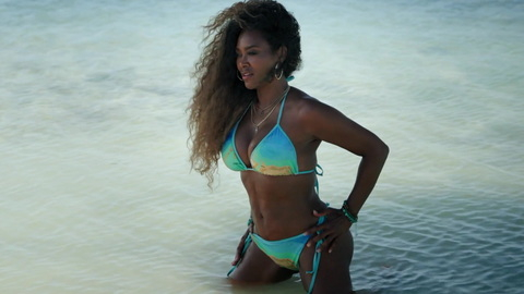 Pic: Kenya Moore in The Real Housewives Ultimate Girls Trip