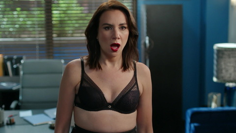 Pic: Tracey Wigfield in Saved by the Bell (2020-2021)