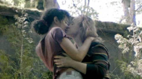 Pic: Liv Hewson in Yellowjackets