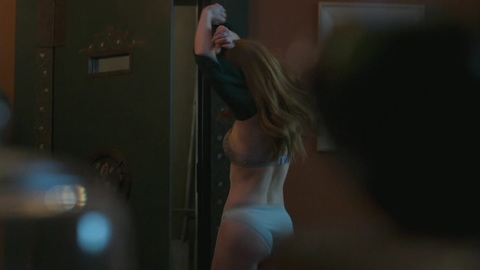 Pic: Isla Fisher in Wolf Like Me