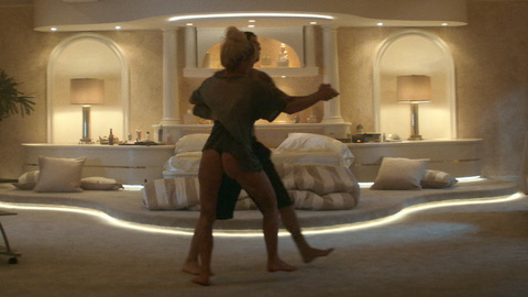 Pic: Lily James in Pam & Tommy