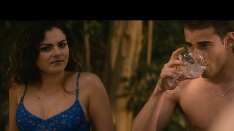 Pic: Lucía de la Puerta in Through My Window