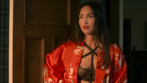 Pic: Megan Fox in Big Gold Brick