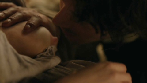 Pic: Lauren Lyle in Outlander