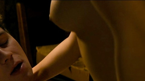 Pic: Emma Drogunova in The Tobacconist