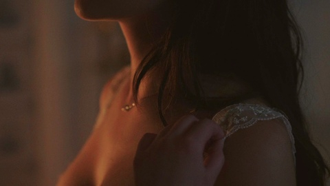 Pic: Lola Tung in The Summer I Turned Pretty (2022-2023)