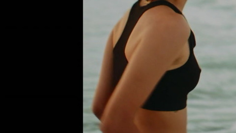 Pic: Naira Lleó in How to Screw It All Up (Cómo mandarlo todo a la mierda)