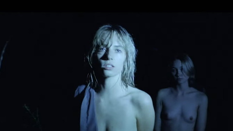 Pic: Maya Hawke in Thérèse