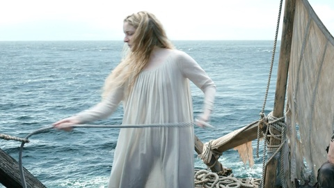 Pic: Morfydd Clark in The Lord of the Rings: The Rings of Power