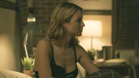 Pic: Grace Van Patten in Tell Me Lies