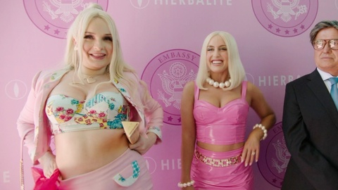 Pic: Kim Petras in Los Espookys (2019-2022)