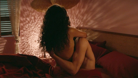 Pic: Zoe Saldana in From Scratch (2022)