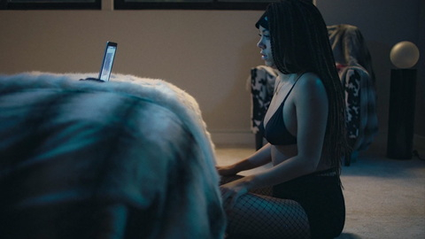 Pic: Nicôle Lecky in Mood