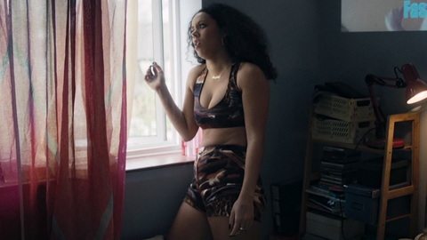 Pic: Nicôle Lecky in Mood