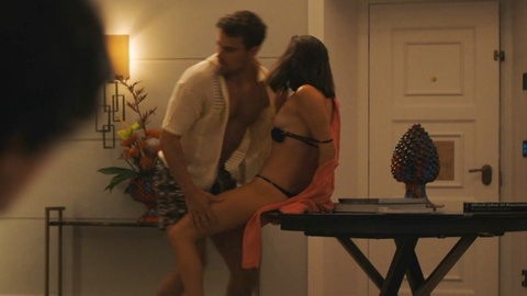 Pic: Aubrey Plaza in The White Lotus