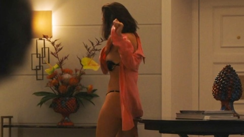 Pic: Aubrey Plaza in The White Lotus