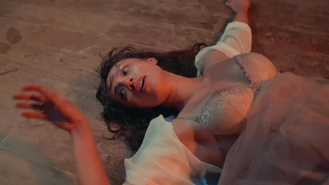 Pic: Phoebe Walker in LiveScream