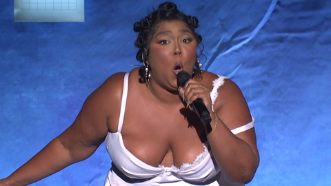 Pic: Lizzo in Saturday Night Live