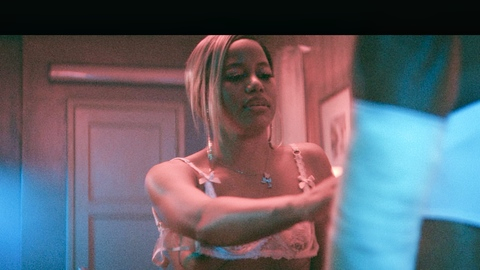Pic: Taylour Paige in Magazine Dreams