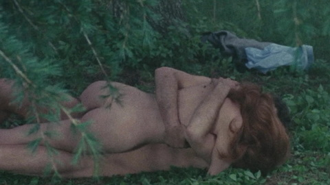 Pic: Paola Natale in The Night Evelyn Came Out of the Grave