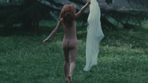 Pic: Paola Natale in The Night Evelyn Came Out of the Grave