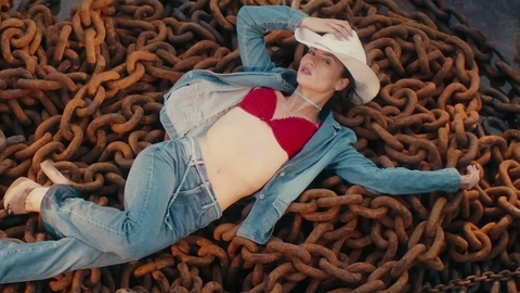 Pic: Charlotte Timmers in Zillion (2022)