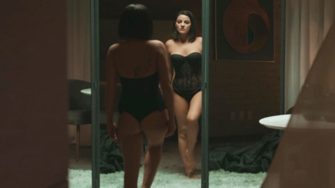 Pic: Maite Perroni in Triptych