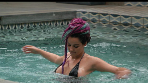 Pic: Maite Perroni in Triptych