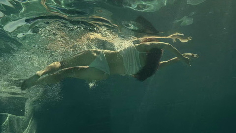 Pic: Riley Keough in Daisy Jones & the Six