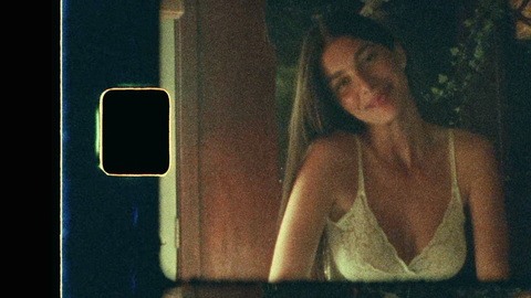 Pic: Camila Morrone in Daisy Jones & the Six