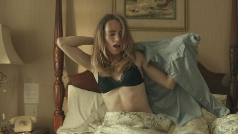 Pic: Suki Waterhouse in Daisy Jones & the Six (2023)
