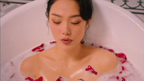 Pic: Minh Hằng in Sister Sister 2