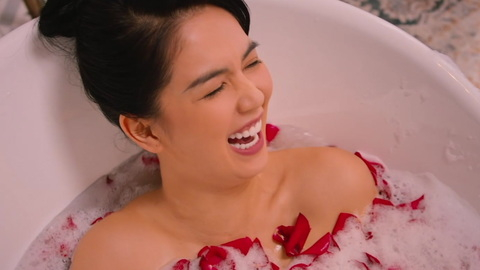 Pic: Ngọc Trinh in Sister Sister 2