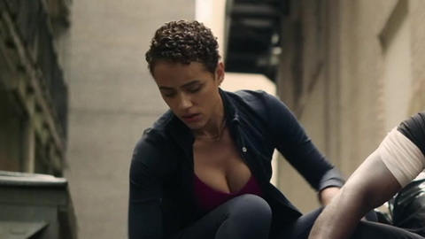 Pic: Nathalie Emmanuel in Die Hart