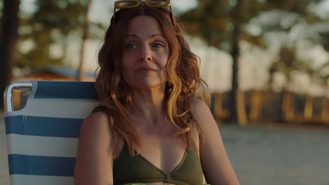 Pic: Mena Suvari in Hunt Club