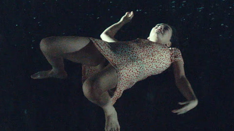 Pic: Neslihan Atagül in Oh Belinda