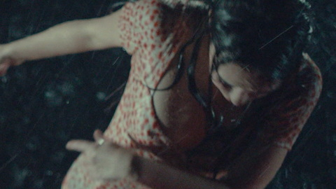 Pic: Neslihan Atagül in Oh Belinda